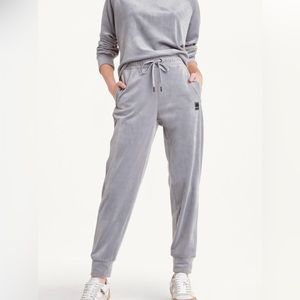 DKNY Sport Platinum Velour Sweatshirt size M & Performance Cuffed Joggers Size S